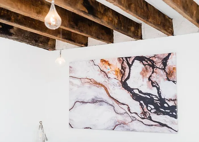 Milk Factory Reno - Amazing Location - Groupstay Apartment *
